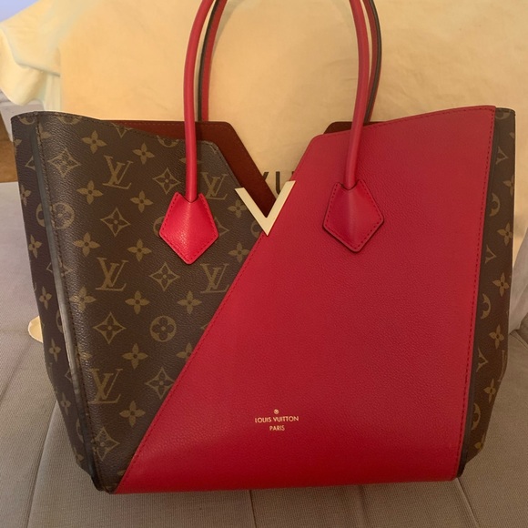 Louis Vuitton - Picture 2 of 3